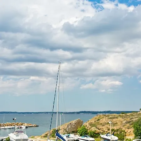 Bluemarine Guest house